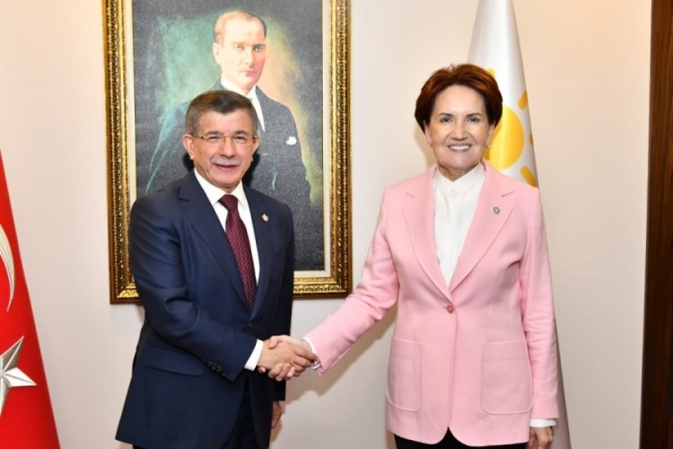 Meral Akşener ve Ahmet Davutoğlu bir araya geldi