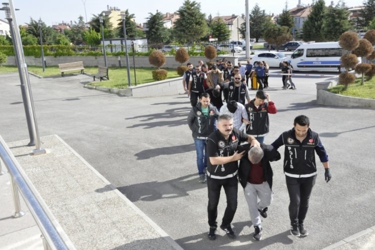 Karaman merkezli uyuşturucu operasyonunda 12 kişi tutuklandı