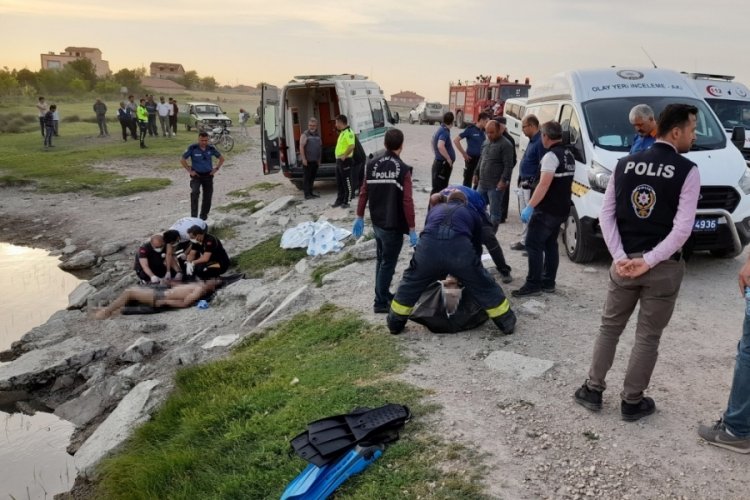 Serinlemek i&ccedil;in nehre giren iş&ccedil;ilerin cansız bedenleri &ccedil;ıktı