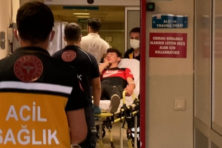 Bursa'da selfie &ccedil;ekerken motosikletle kanala d&uuml;şt&uuml;ler: 2 yaralı