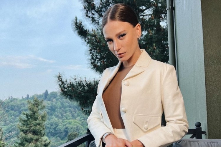 Serenay Sarıkaya, takım giydi