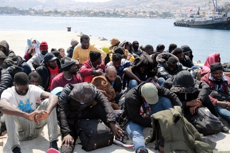 Yunan unsurlarınca geri itilen onlarca g&ouml;&ccedil;men kurtarıldı