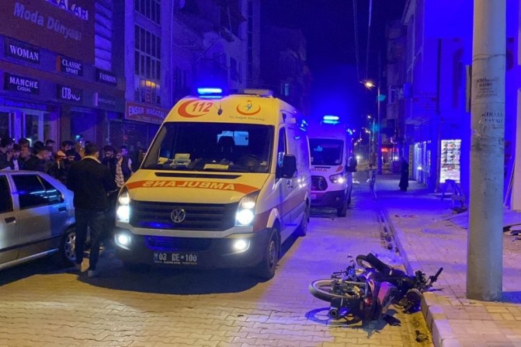İki motosiklet &ccedil;arpıştı, 4 kişi yaralandı