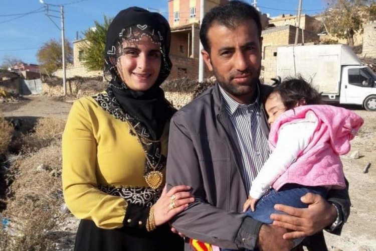 &Ccedil;anakkale'de kan donduran olay! Kadının başına k&uuml;rekle vurarak &ouml;ld&uuml;rd&uuml;, g&ouml;zlerini oydu