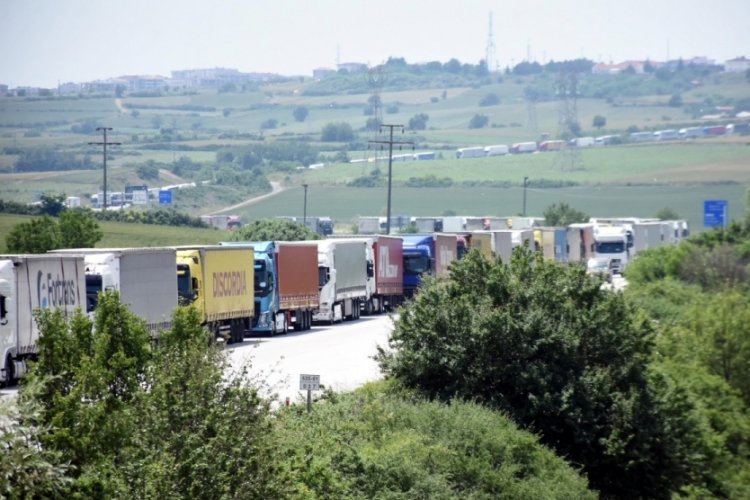Hamzabeyli Sınır Kapısı'nda TIR kuyruğu, 39 kilometreye buldu