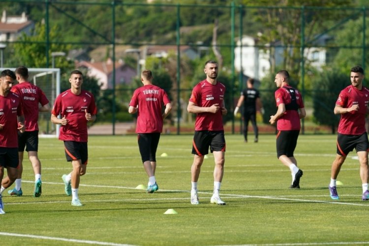 A Milli Futbol Takımı, Faroe Adaları ma&ccedil;ı hazırlıklarını s&uuml;rd&uuml;rd&uuml;