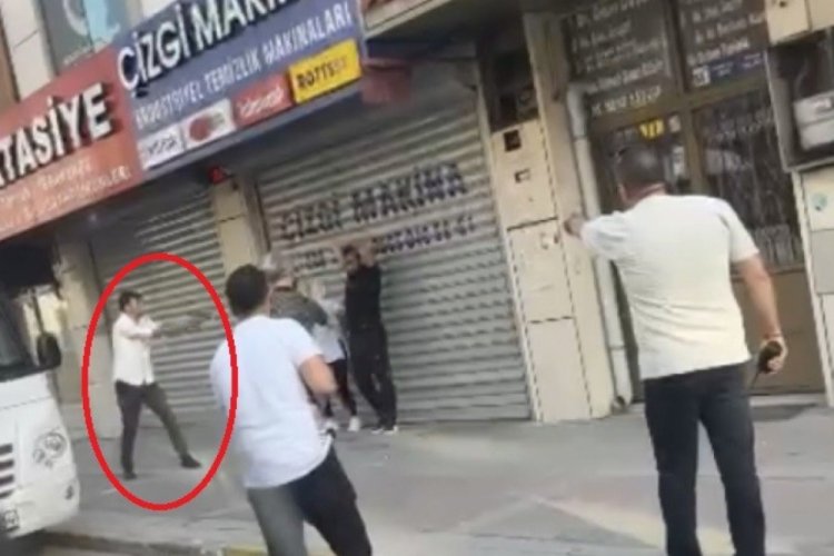 Bursa'da kadını rehin alan şahsı vurulma anına ilişkin g&ouml;r&uuml;nt&uuml;ler ortaya &ccedil;ıktı