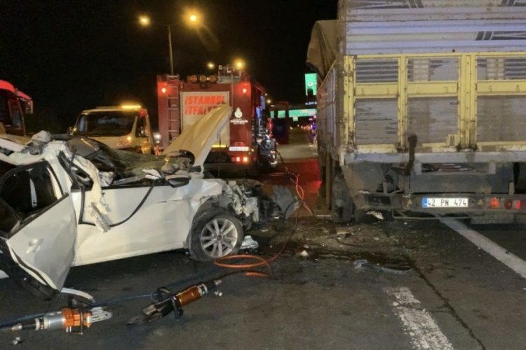 TEM Otoyolu'nda korkun&ccedil; kaza:1 &ouml;l&uuml;, 1 yaralı