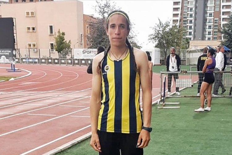 Milli atlet Dilek Ko&ccedil;ak, 800 metrede T&uuml;rkiye rekorunu yeniden kırdı