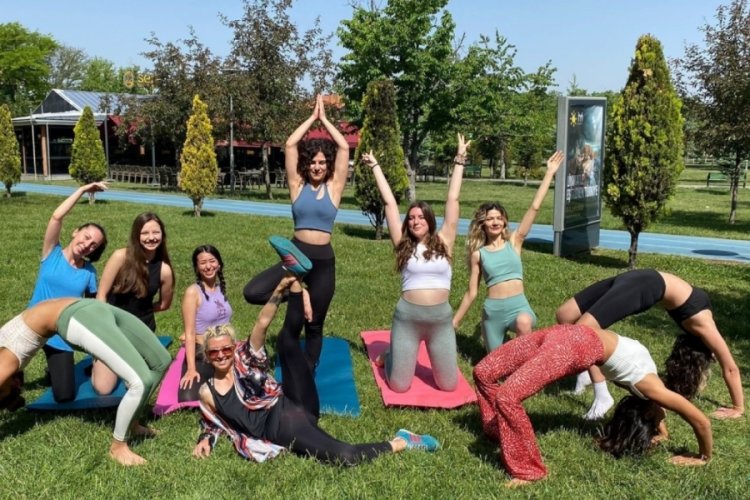 Parkta yoga yapanlar "CİMER'e şikayet var" diyerek engellendi