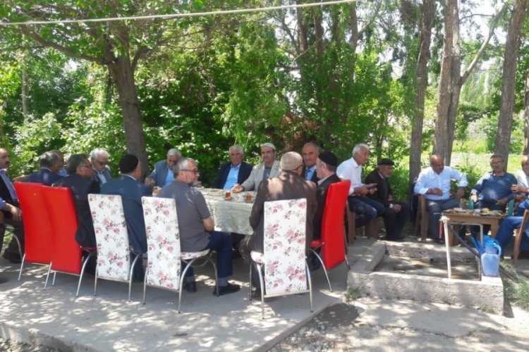 Kanaat &ouml;nderleri husumetli aileleri barıştırdı