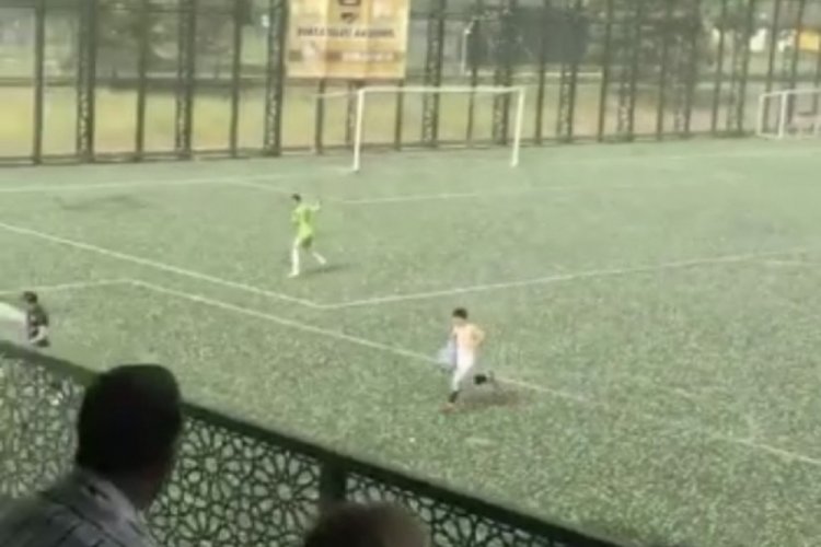 Bursa'da futbolcular doluya b&ouml;yle yakalandı