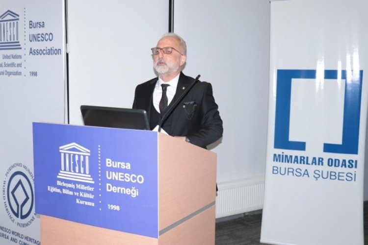 Bursa UNESCO Derneği Başkanı&nbsp;İlker &Ouml;zaslan seminer a&ccedil;ılışında konuştu