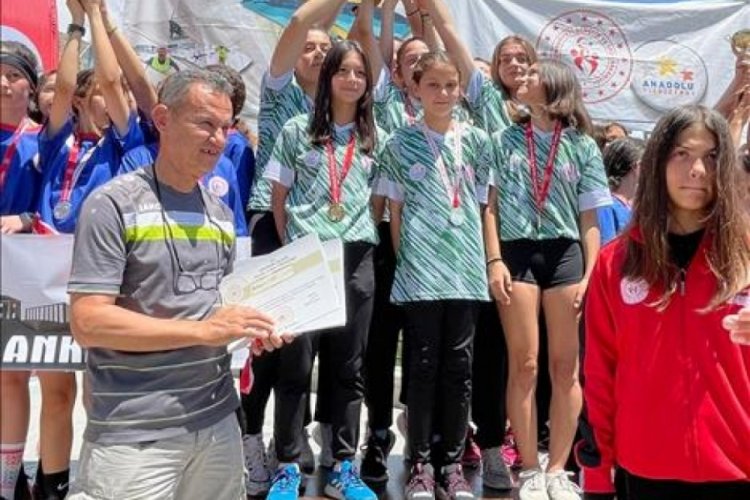 Başarılı sporcular Bursa karmasında tarih yazıyor