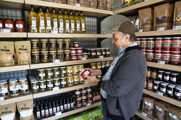 Bursa'da Altınşehir ve Balat'ta 'Nil&uuml;fer Bostan' a&ccedil;ıldı