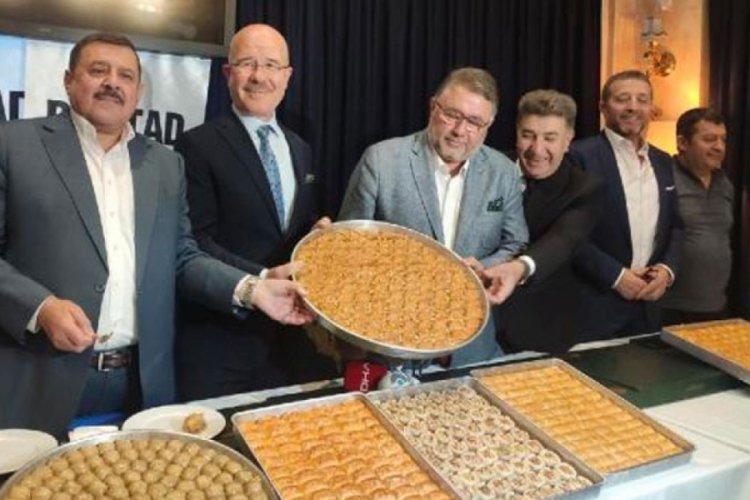 Baklava &uuml;reticilerinden stok&ccedil;ularla m&uuml;cadele i&ccedil;in fıstıksız baklava