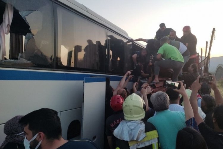 Manisa'daki iş&ccedil;i servisi kazasında bilan&ccedil;o artıyor