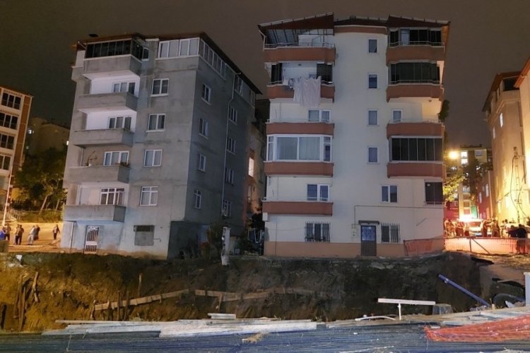 &Ouml;n&uuml;ne inşaat yapılan binanın temelinde kayma yaşandı
