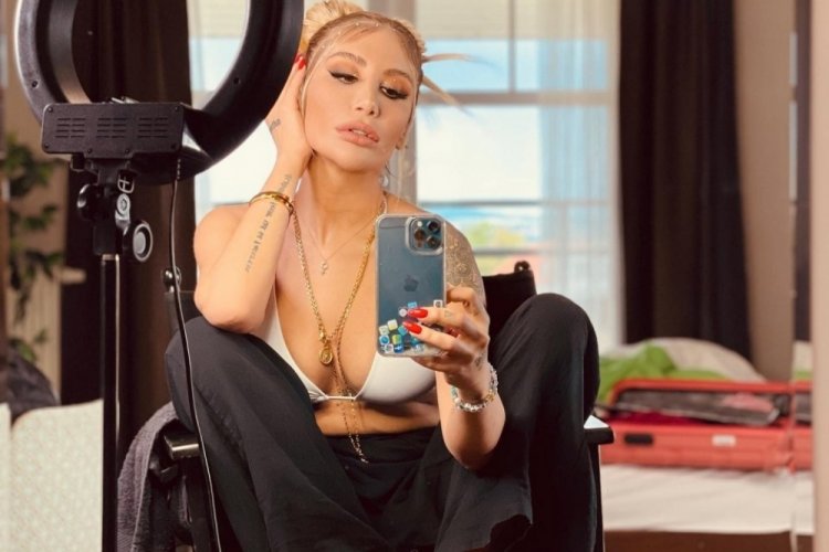 İrem Derici, bikinili fotoğraf paylaştı
