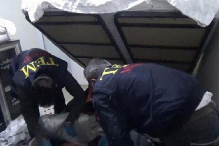 Mersin'de eylem hazırlığında 2 kişi yakalandı