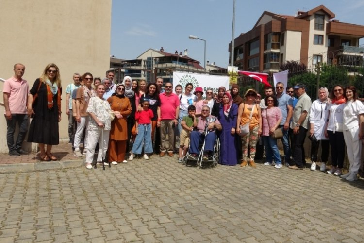 Bursa'da MS hastalığı farkındalığı i&ccedil;in fidan diktiler