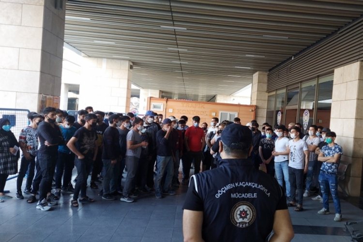 Denizli'de 85 g&ouml;&ccedil;men yakalandı