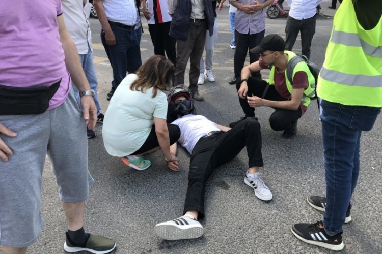 Otomobil motosikletliye &ccedil;arptı