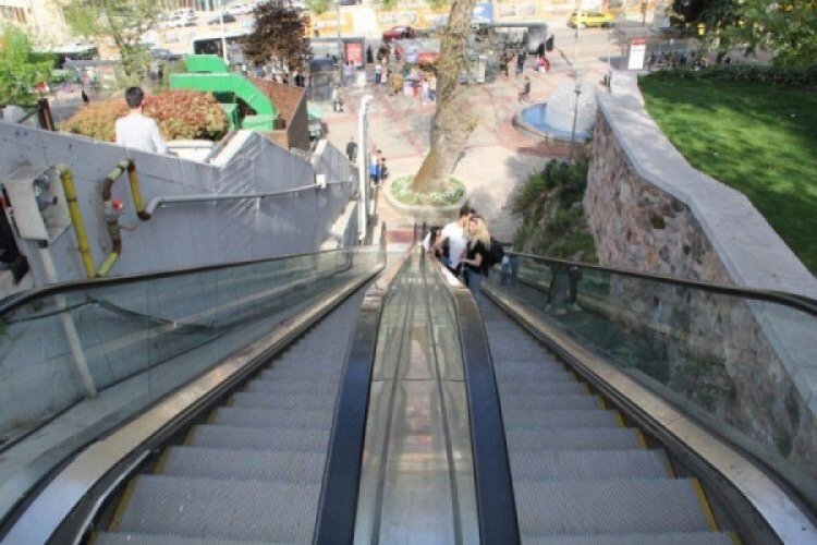 Bursa'nın y&uuml;r&uuml;meyen merdivenlerinden biri artık y&uuml;r&uuml;yor (&Ouml;ZEL HABER)&nbsp;
