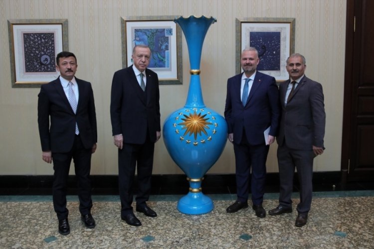Cumhurbaşkanı Erdoğan beğendiği vazodan 50 adet sipariş verdi