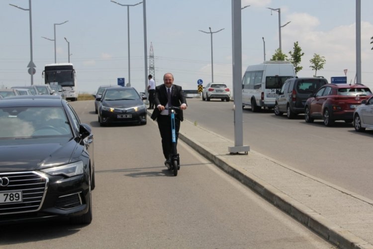 Bakan Varank, Bursalı scooter ile 'HEY'ledi (&Ouml;ZEL HABER)