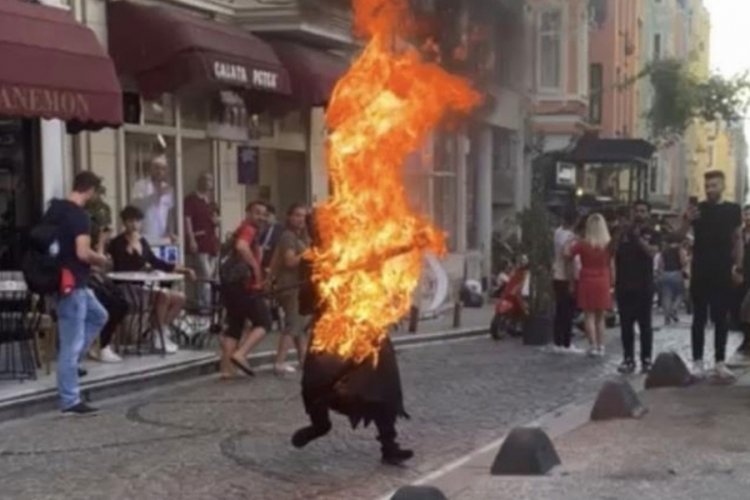 Galata'da kendini yakan şahsı s&ouml;nd&uuml;ren esnaf o &acirc;nı anlattı