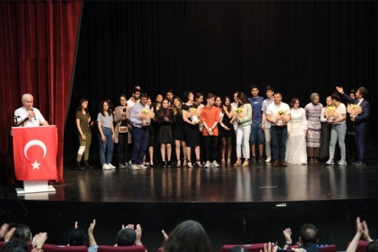 Bursa'da Ertuğrul Gazi Anadolu Lisesi'nden unutulmaz sanat gecesi