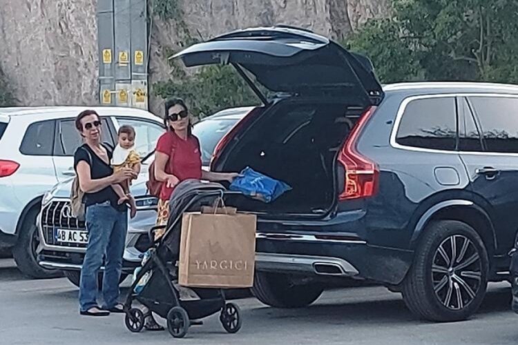 &Ouml;zge &Ouml;zpirin&ccedil;ci sitem etti: Kucağımda bebeğim var