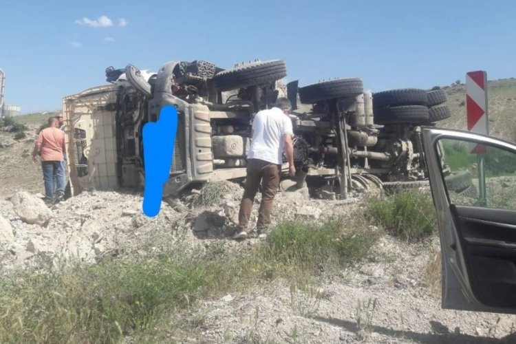 Afyonkarahisar'da kolu kopan s&uuml;r&uuml;c&uuml; kaldırıldığı hastanede yaşamını yitirdi