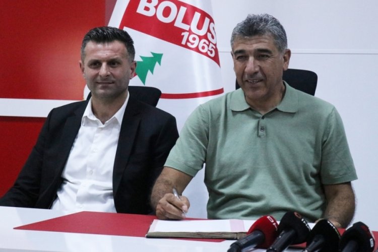 Sait Karafırtınalar s&ouml;zleşme imzaladı