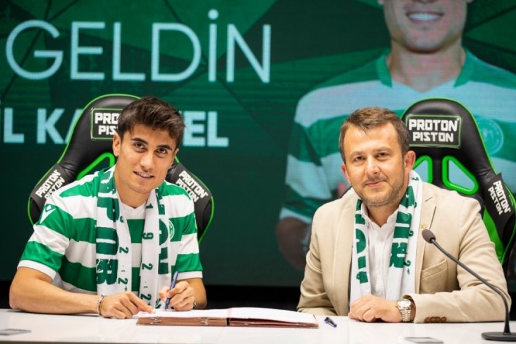 Cebrail Karayel, Konyaspor ile s&ouml;zleşme imzaladı