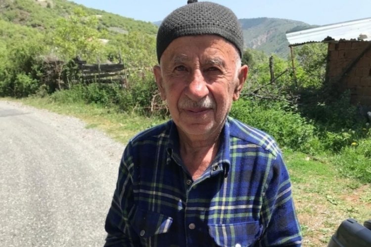 Kendisinden haber alınamayan şahıs pencerenin &ouml;n&uuml;nde oturur vaziyette &ouml;l&uuml; bulundu