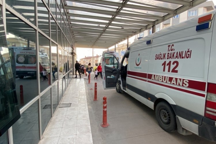 Tartıştığı d&ouml;vmeciyi bı&ccedil;akladı