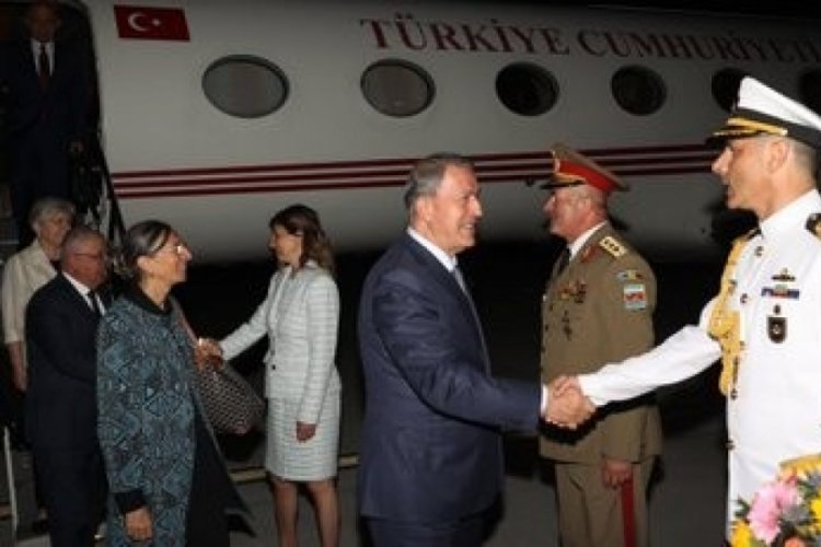 Bakanı Akar, Romanya'ya gitti