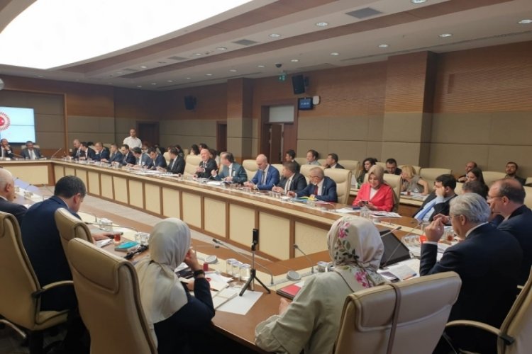 T&uuml;rkiye Gazeteciler Konfederasyonu tarafından hazırlanan rapor, komisyona sunuldu