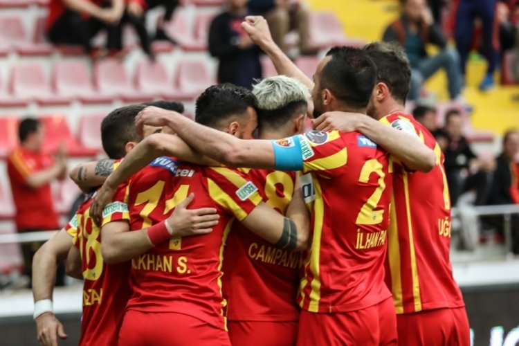 Kayserispor, taraftarı &ouml;n&uuml;nde g&uuml;ld&uuml;