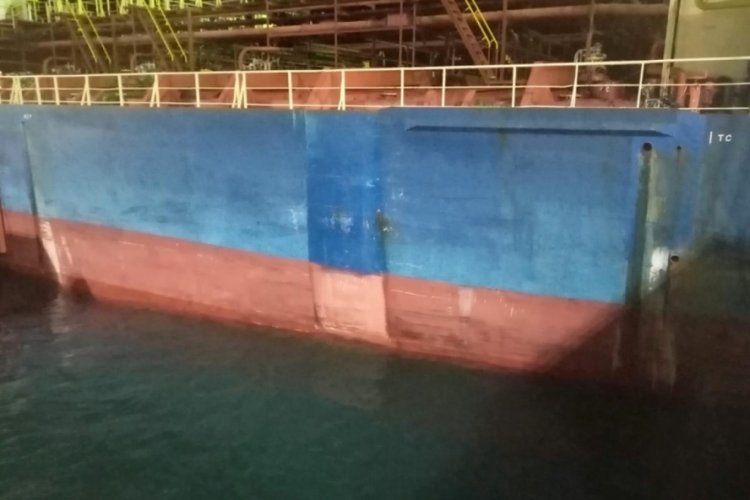 Marmara Denizi'ne asit d&ouml;ken gemiye ceza