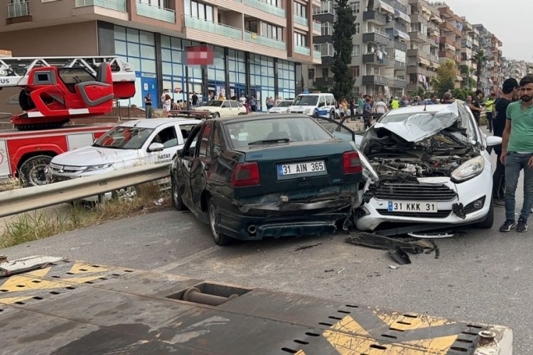 İntihar girişimini izleyen ara&ccedil;lar zincirleme kazaya sebep oldu