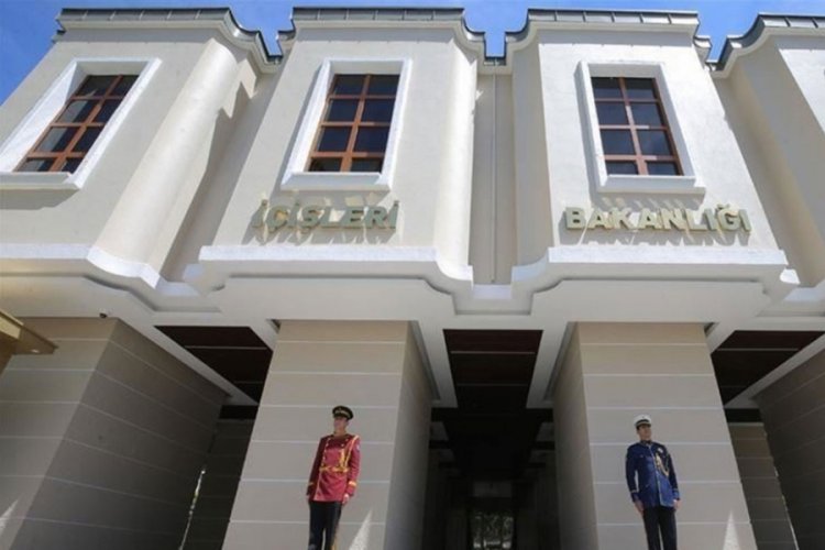 Bakanlık duyurdu: 1 ter&ouml;rist g&uuml;venlik g&uuml;&ccedil;lerine teslim oldu