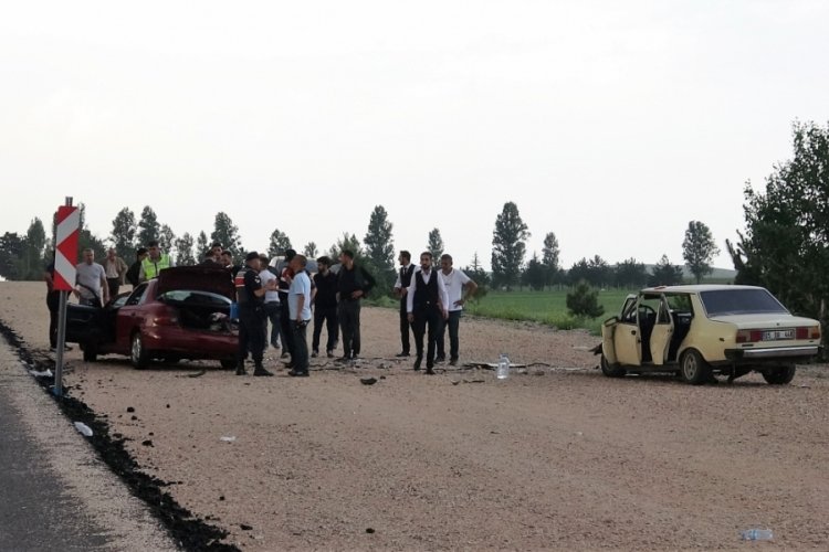 D&uuml;ğ&uuml;n konvoyunda feci kaza: 7 yaralı
