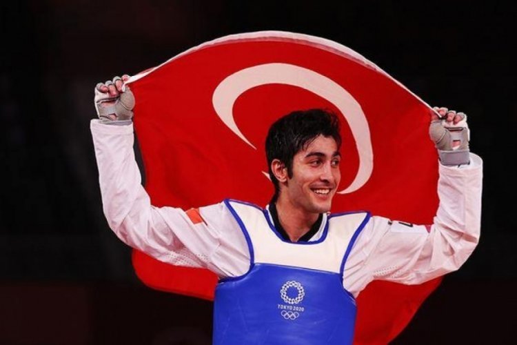 Hakan Re&ccedil;ber'den taekwandoda tarihi altın madalya!