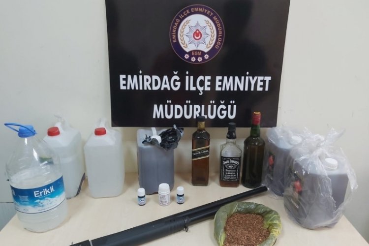 Baskın yapılan adreste sahte alkol ve altın bulundu