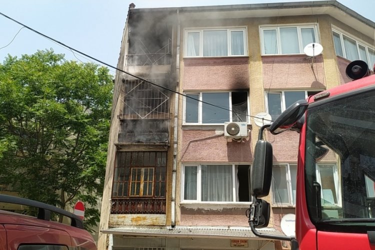 Bursa'da korkutan yangında mahsur kaldılar