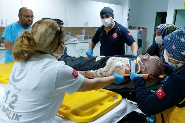 Kabin gelmeden kapısı a&ccedil;ılan asans&ouml;r&uuml;n boşluğuna d&uuml;şt&uuml;