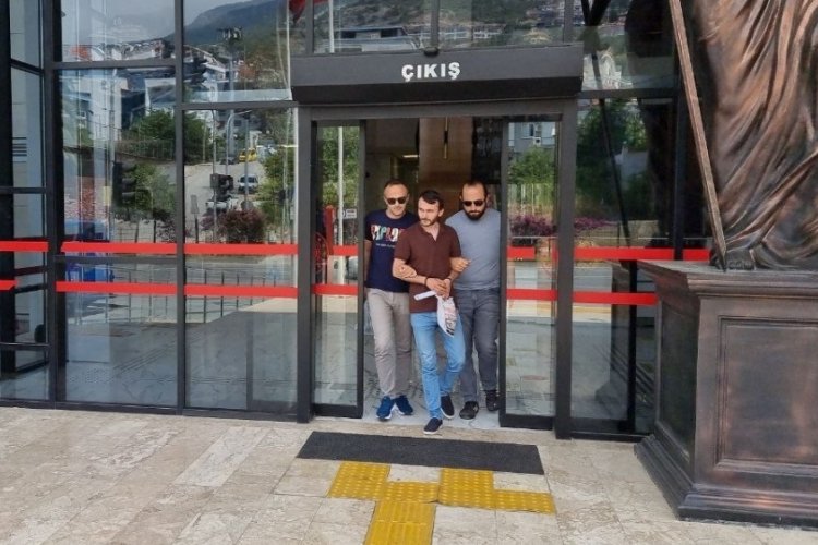 Maskeli silahlı zincir market soyguncusu tutuklandı